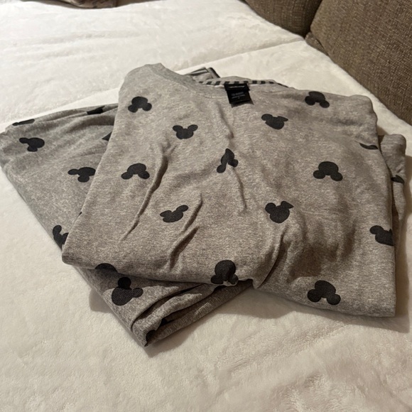 Gray Pajama Women’s Set with Black Mickey Mouse Print BNWOT 3X - Picture 8 of 8